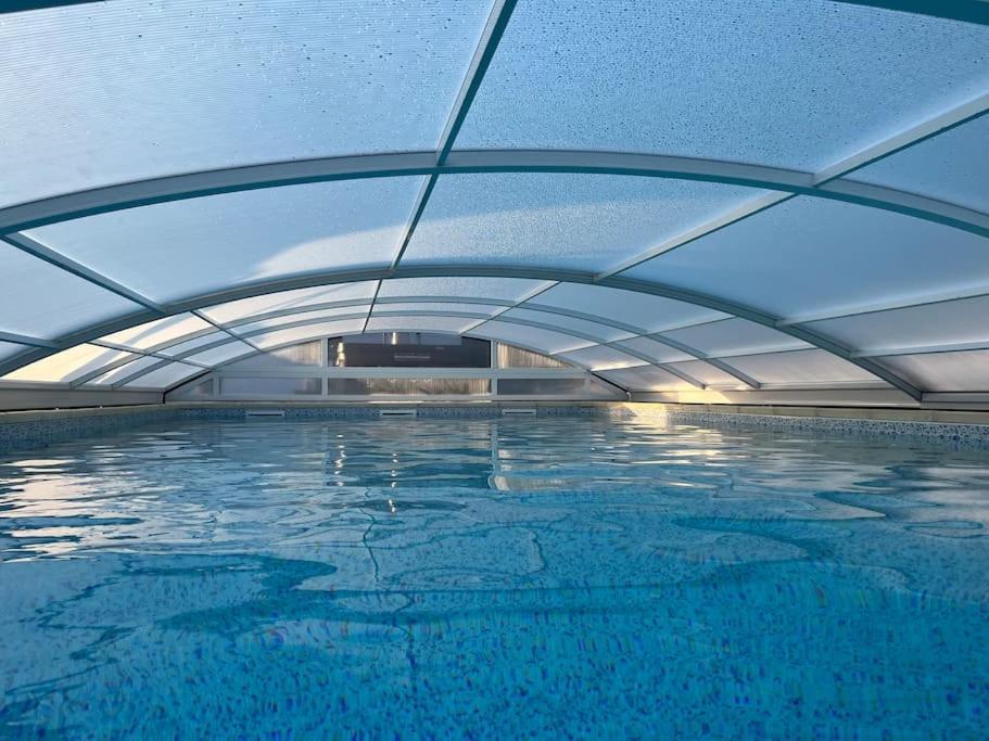 Chalet 2 Personnes Avec Jacuzzi Et Piscine Saisonniere Partagee Corcieux Экстерьер фото